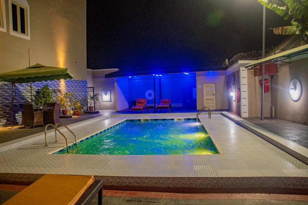 Crownsville Hotel - Airport Road Порт-Харкорт Экстерьер фото